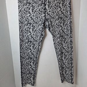 Nike Dri-FIT Black and White Workout Leggings